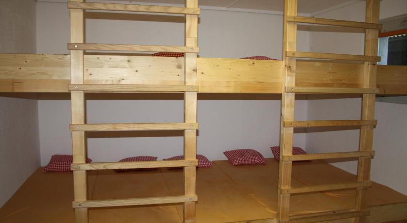 Hostel Sporti Grusch Pokoj fotografie